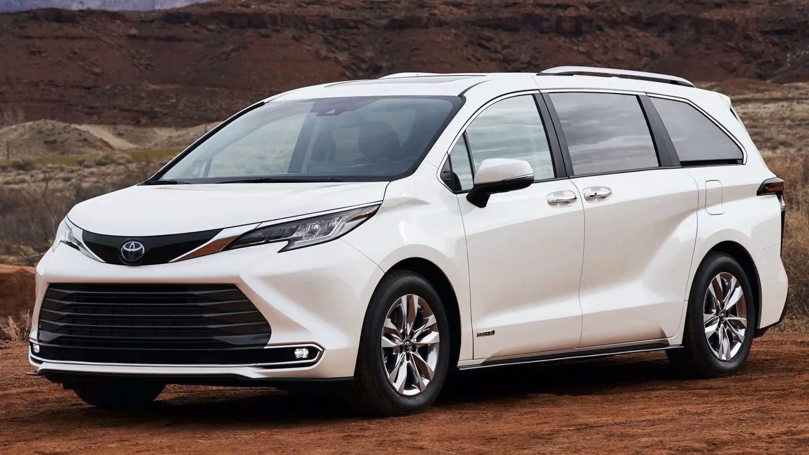 2025-toyota-sienna-redefining-the-modern-minivan-with-hybrid-power-and-premium-features-image-0