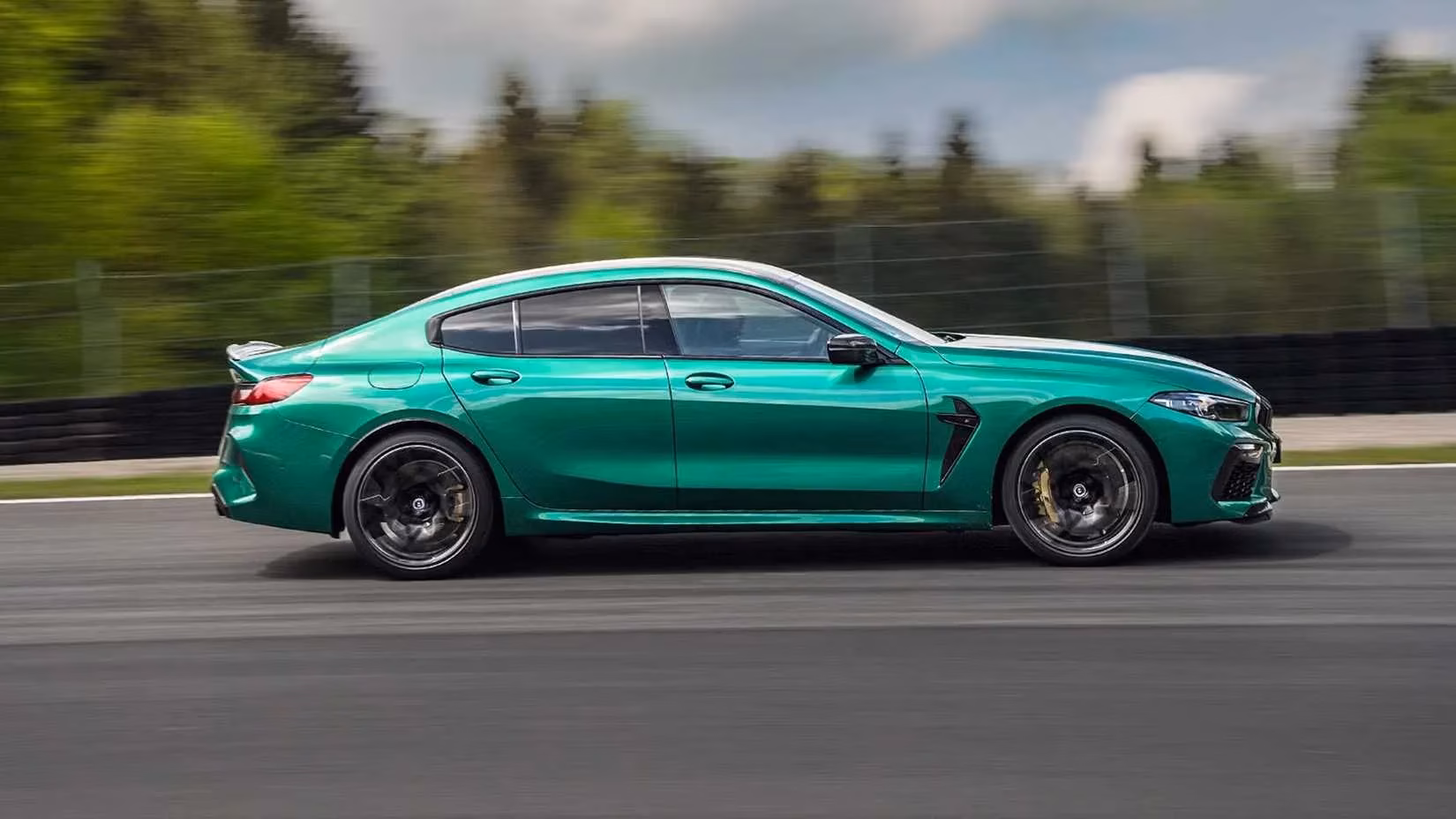 family-sedans-that-outrun-america-s-sports-car-icon-image-3