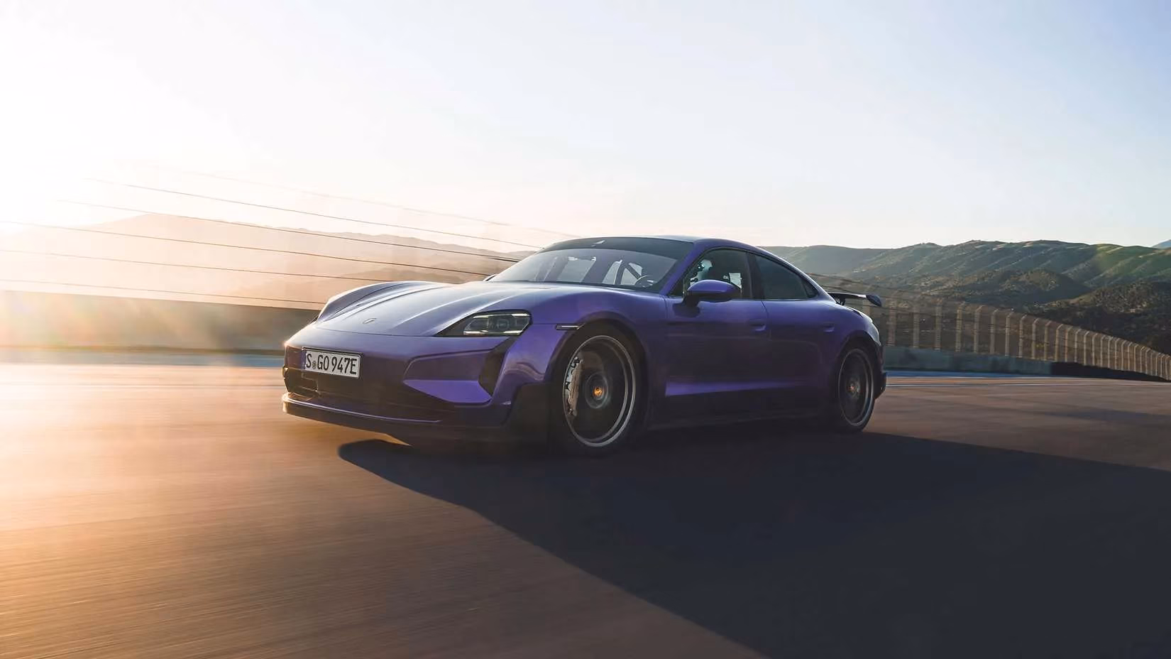 family-sedans-that-outrun-america-s-sports-car-icon-image-6