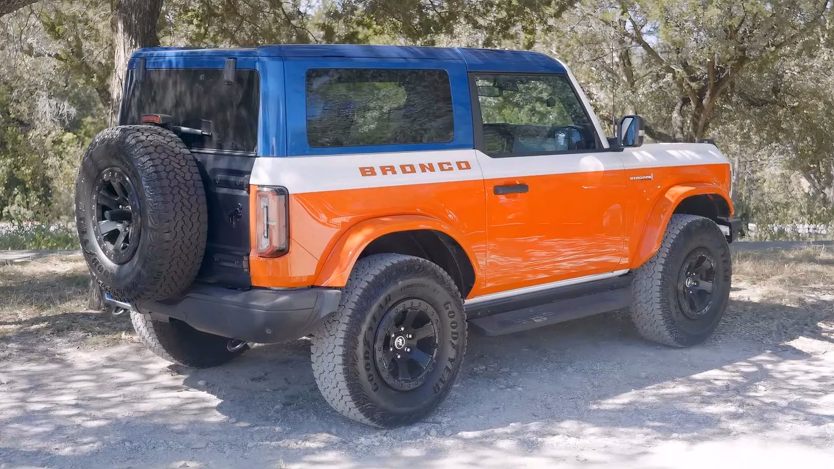 my-take-on-the-2025-ford-bronco-after-james-may-s-wild-ride-image-2
