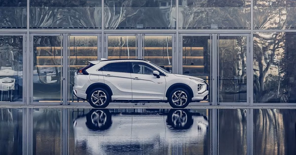 the-2022-mitsubishi-eclipse-cross-reimagines-a-1990s-icon-as-a-bold-crossover-image-0