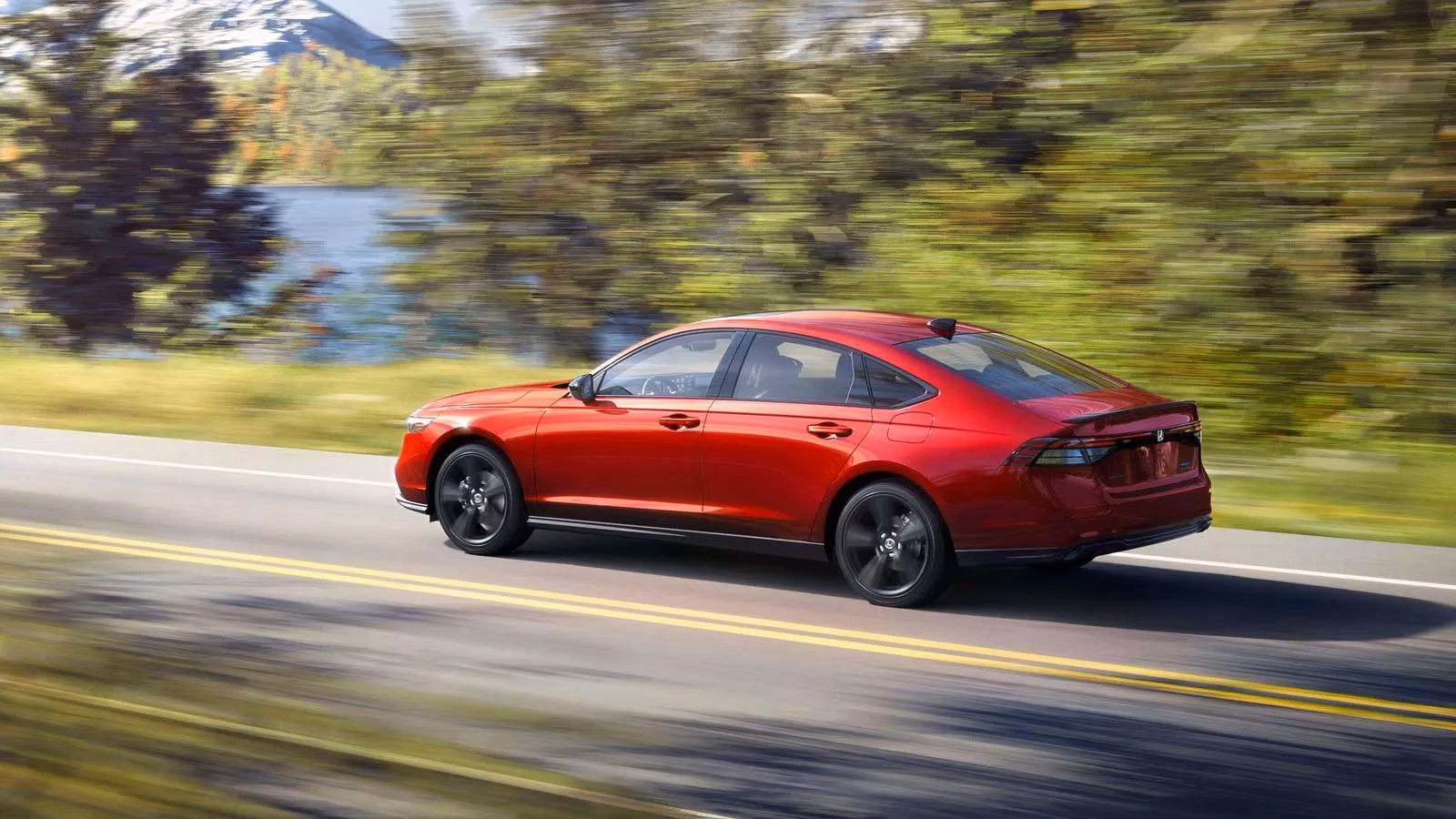 the-2026-honda-accord-tech-first-evolution-hybrid-dominance-and-sharpened-style-image-0